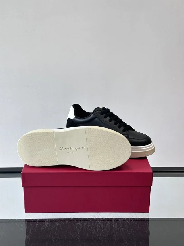 Ferragamo Sneakers Low-top leather with Gancini side detail product detail image 3