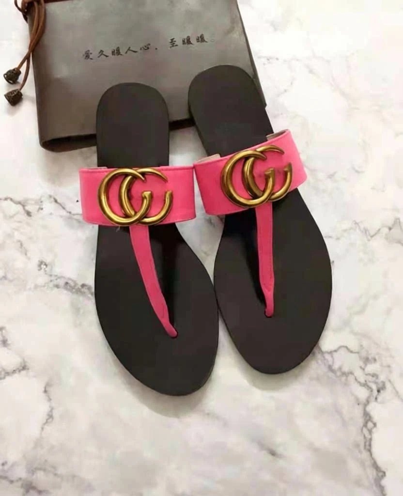Gucci Sandals Flat thong with Double G hardware — Rose red