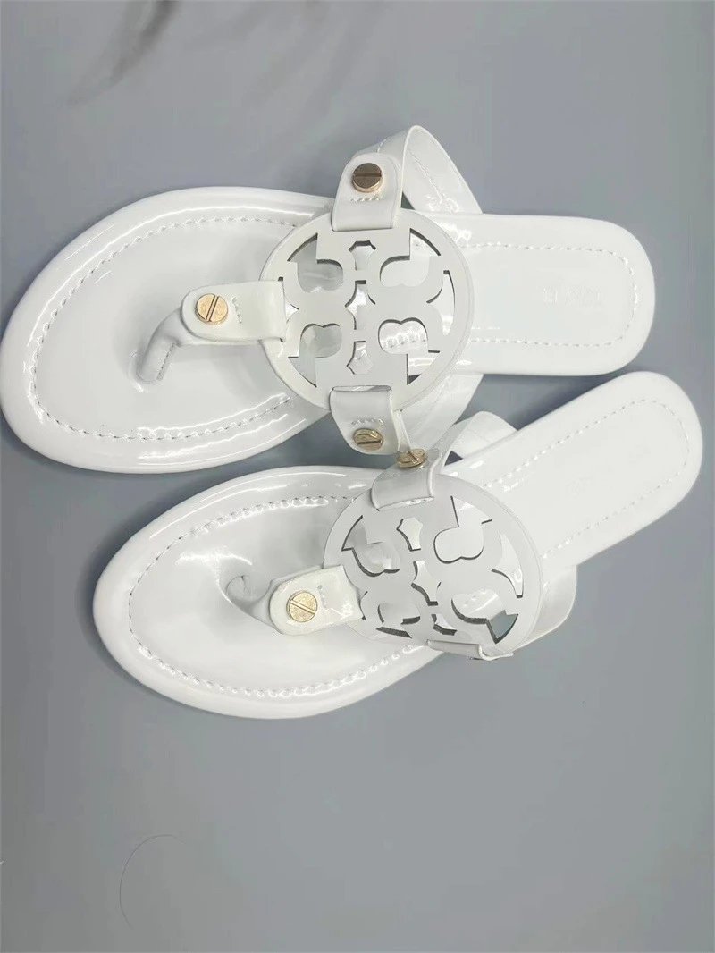 Tory Burch Sandals Double-T Logo Thong Flat — New edition white patent leather