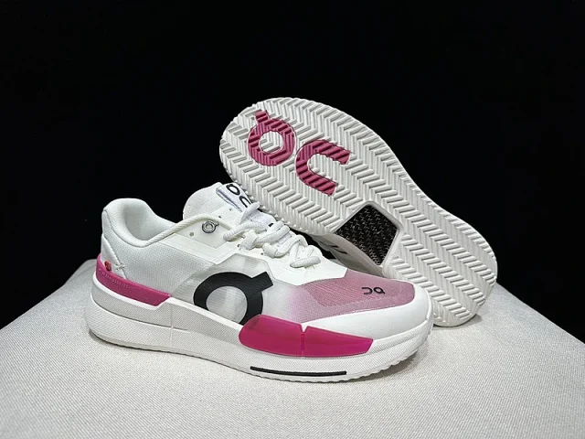 On Sneakers THE ROGER Pro 2 tennis product detail image 6