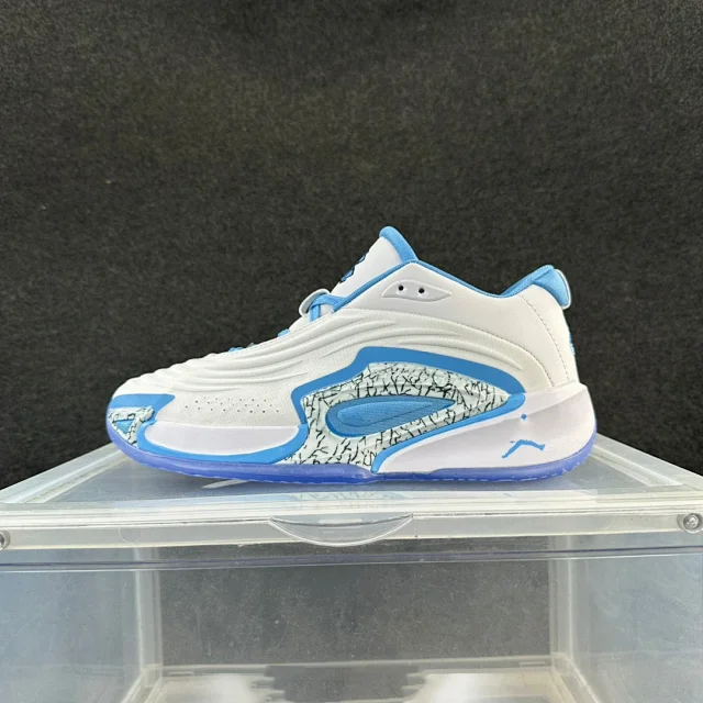 Jordan Sneakers Luka 3 Basketball Shoes product detail image 1