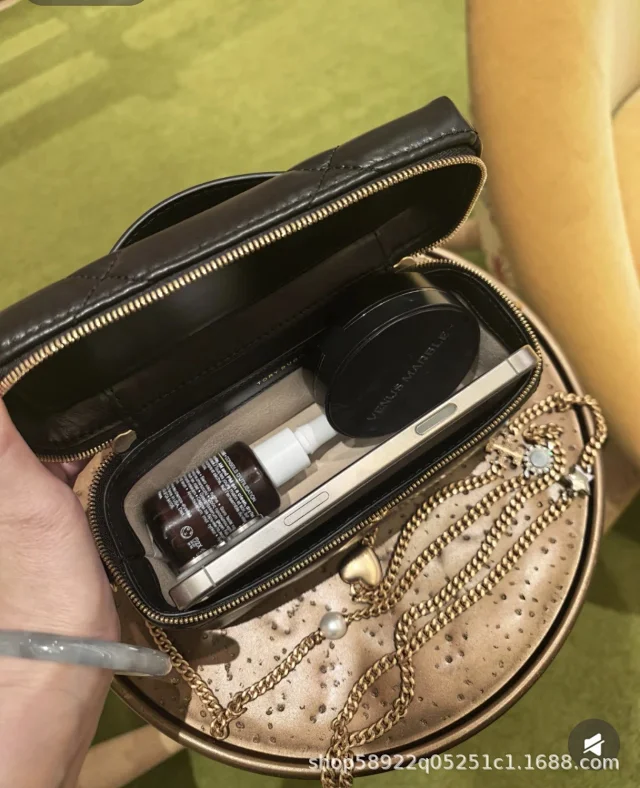 Tory Burch Crossbody Bags Quilted top-handle chain bag with double-zip closure product detail image 14