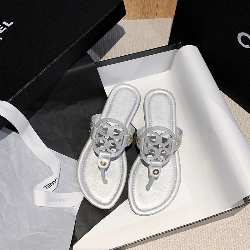 Tory Burch Sandals Double-T Logo Thong Flat — Silver