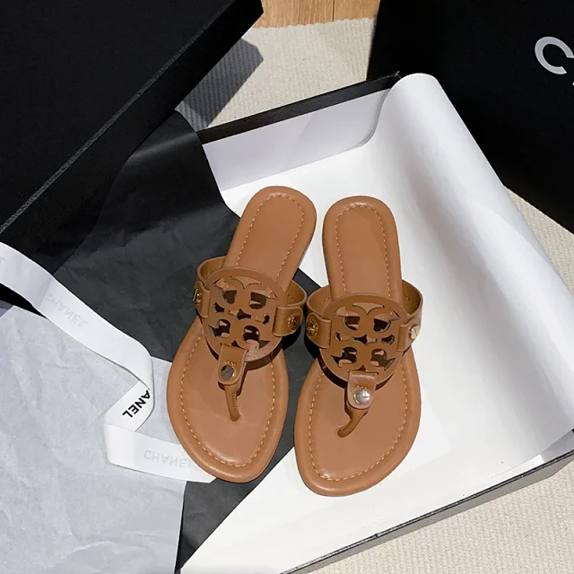Tory Burch Sandals Double-T Logo Thong Flat product detail image 3