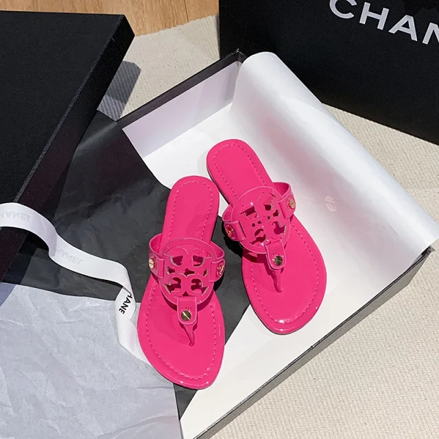 Tory Burch Sandals Double-T Logo Thong Flat product detail image 19