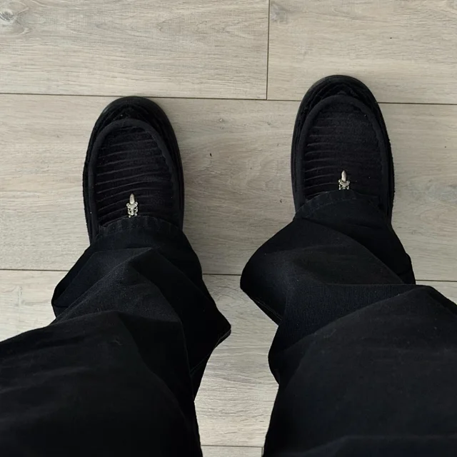Unbranded Casual Shoes Ribbed Velvet Slip-On with Lip or Dagger Appliqué product detail image 5