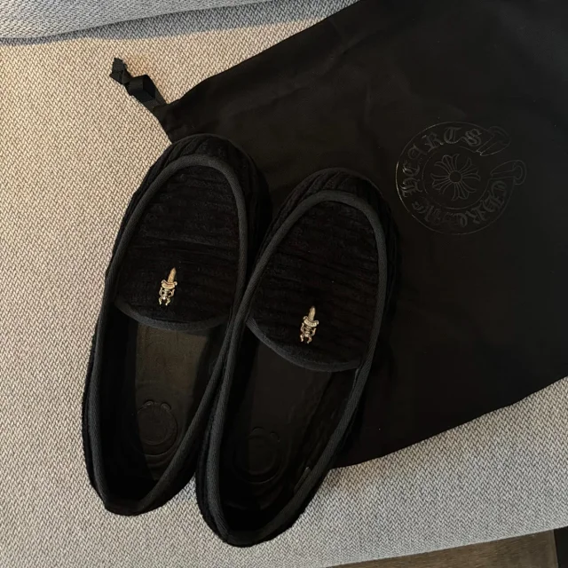 Unbranded Casual Shoes Ribbed Velvet Slip-On with Lip or Dagger Appliqué product detail image 9