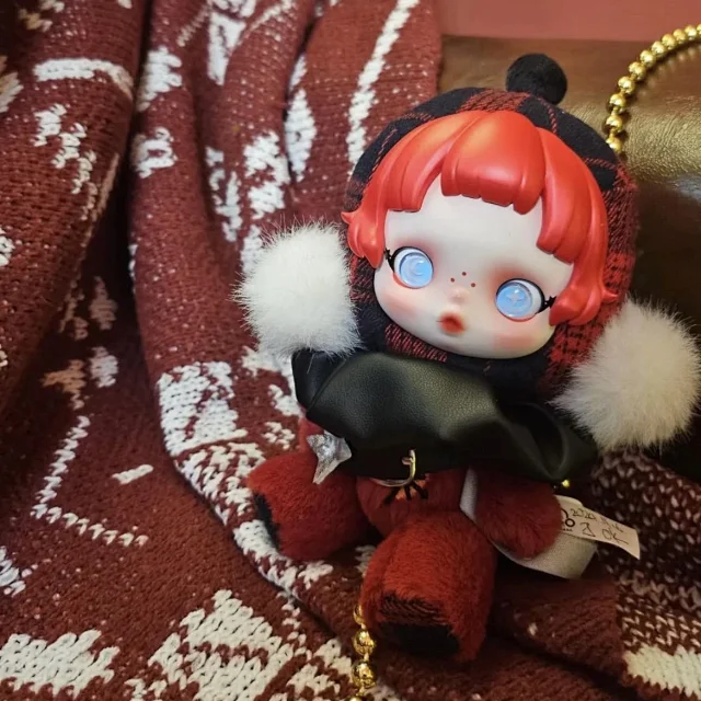 POP MART Uncategorized SKULLPANDA Winter Symphony Plush Doll product detail image 4