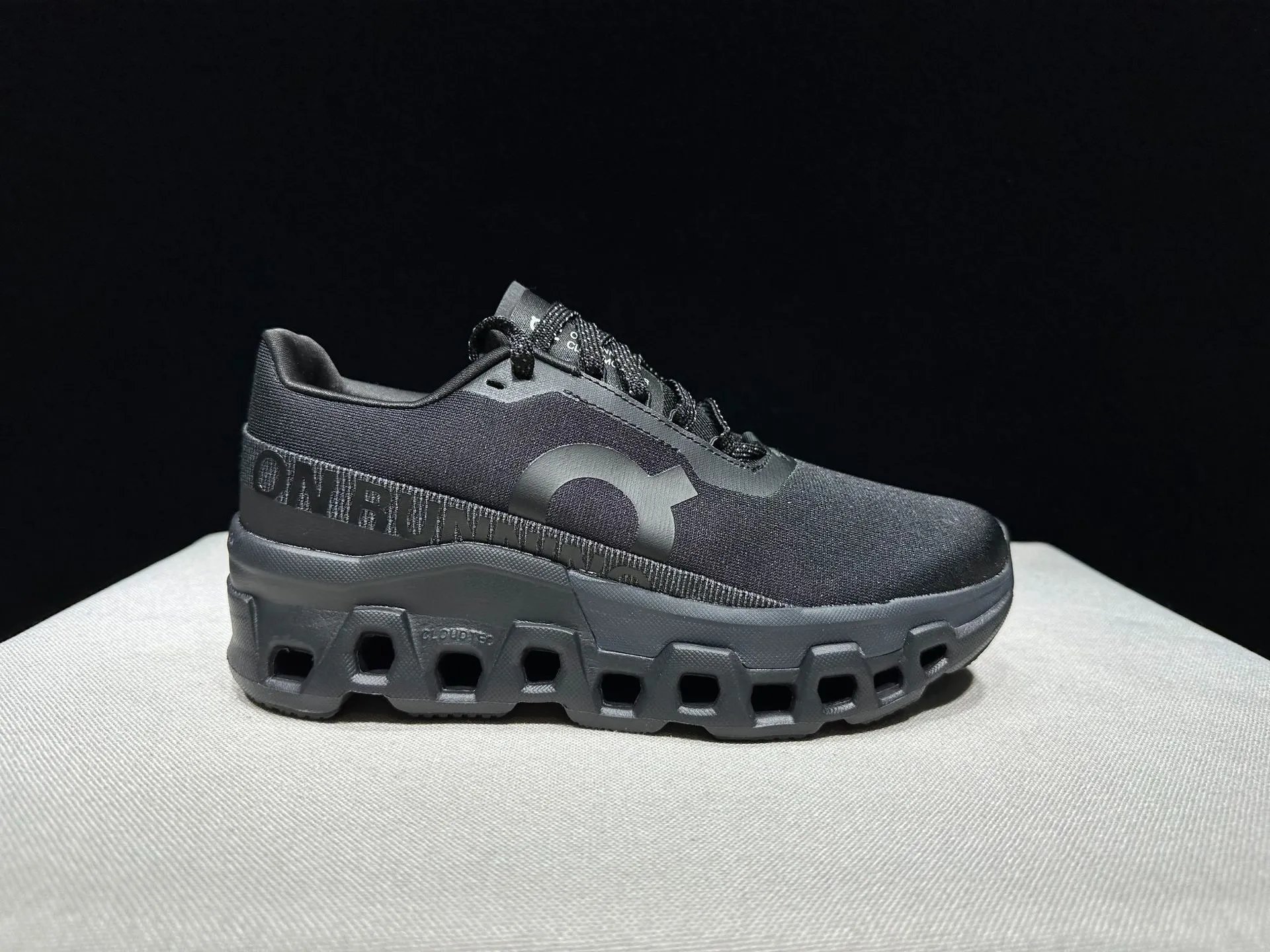 On Sneakers Cloudmonster 2 — Style 9