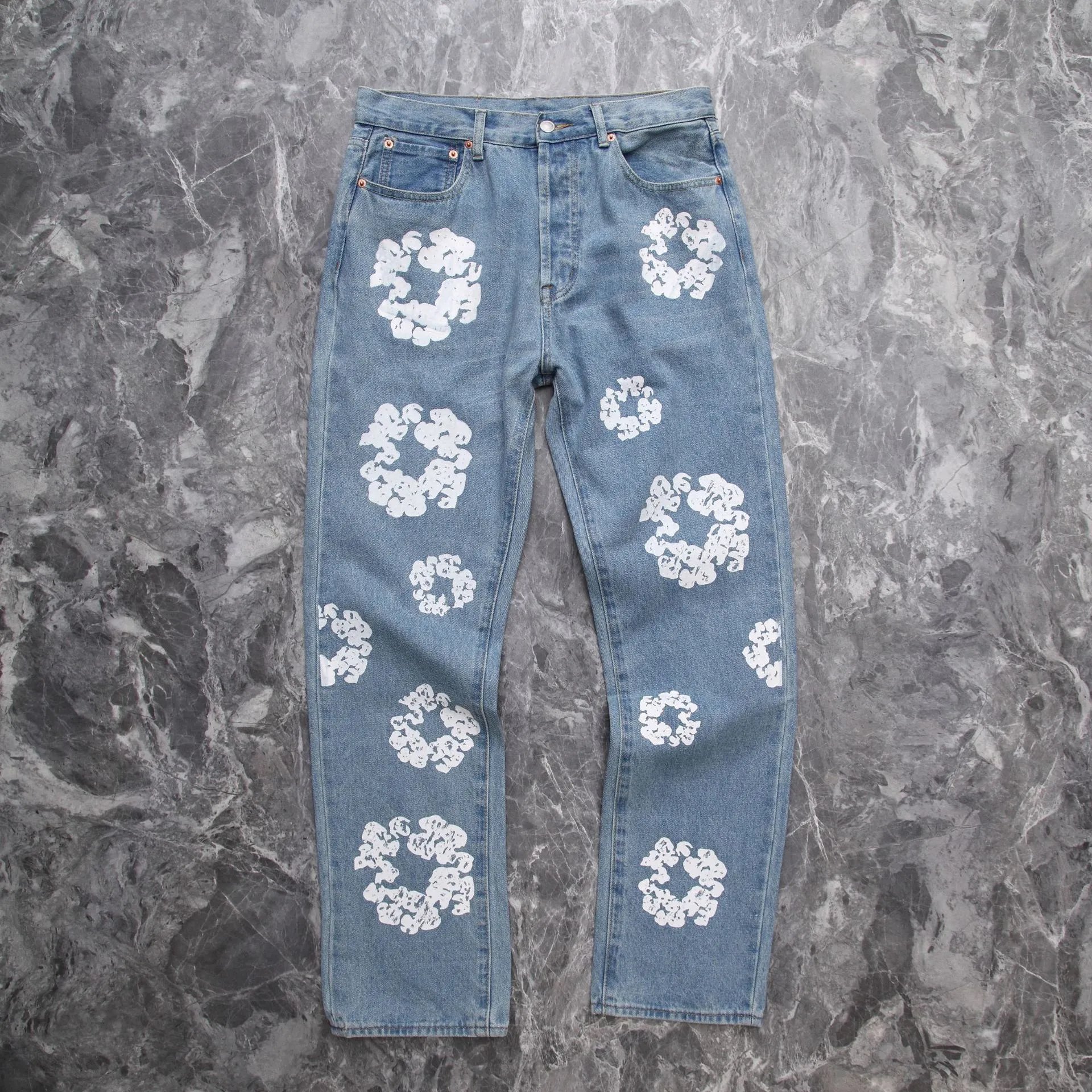 Levi's Jeans 501 White Floral Wreath Print — 【Plum Blossom】Light Blue Jeans (White Wreath)