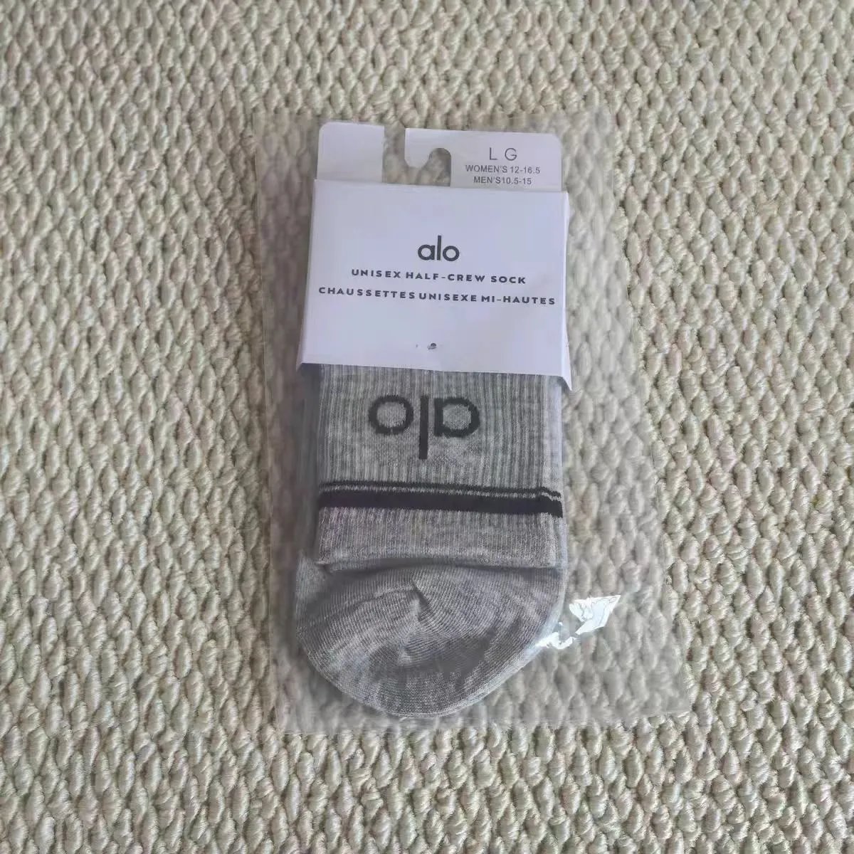 Alo Socks Unisex Half-Crew Sock — Alo mid-calf gray