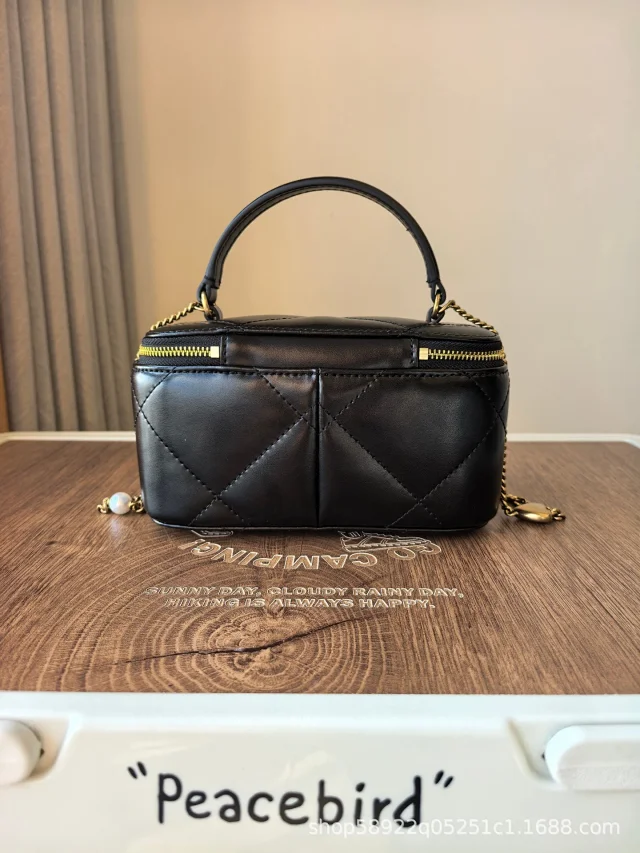 Tory Burch Crossbody Bags Quilted top-handle chain bag with double-zip closure product detail image 8