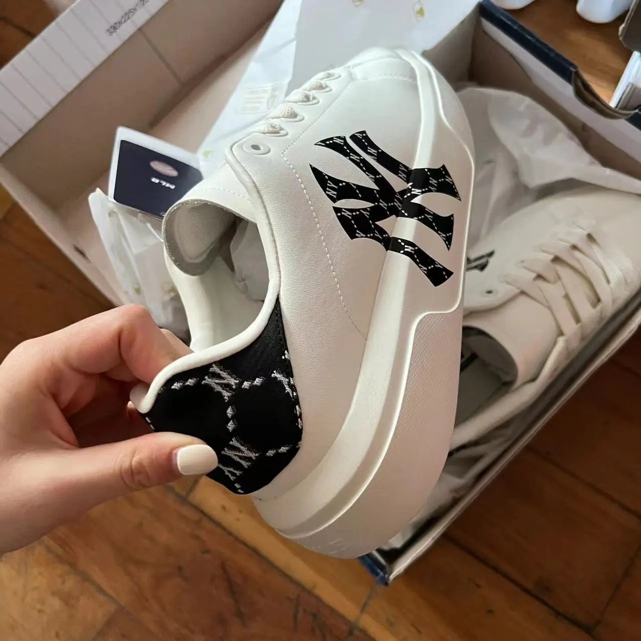 MLB Sneakers Platform lace-up with New York Yankees monogram image 4