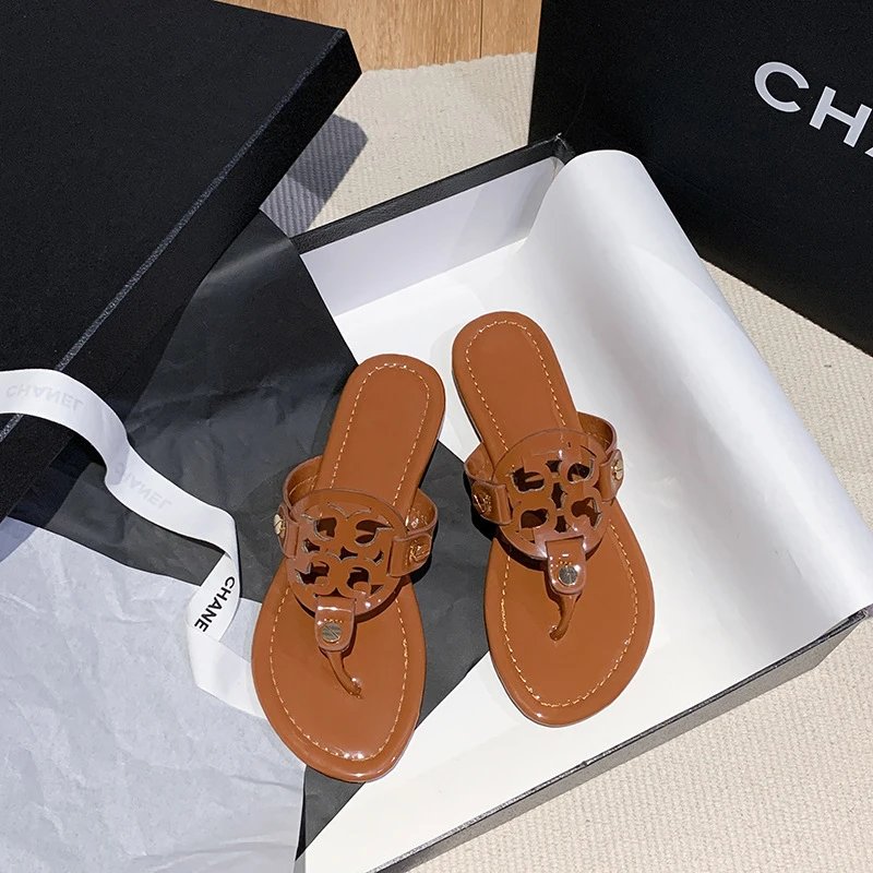 Tory Burch Sandals Double-T Logo Thong Flat — Brown gloss