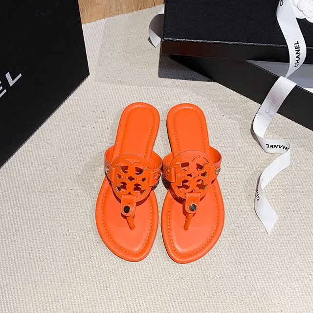 Tory Burch Sandals Double-T Logo Thong Flat product detail image 5