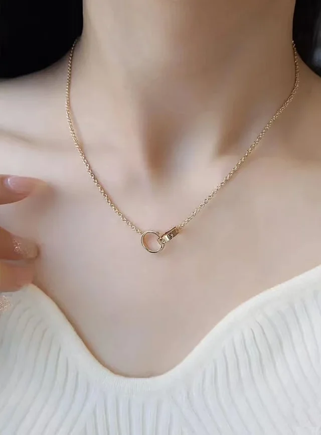 Unbranded Jewelry Interlocking Ring Pendant Necklace product detail image 2