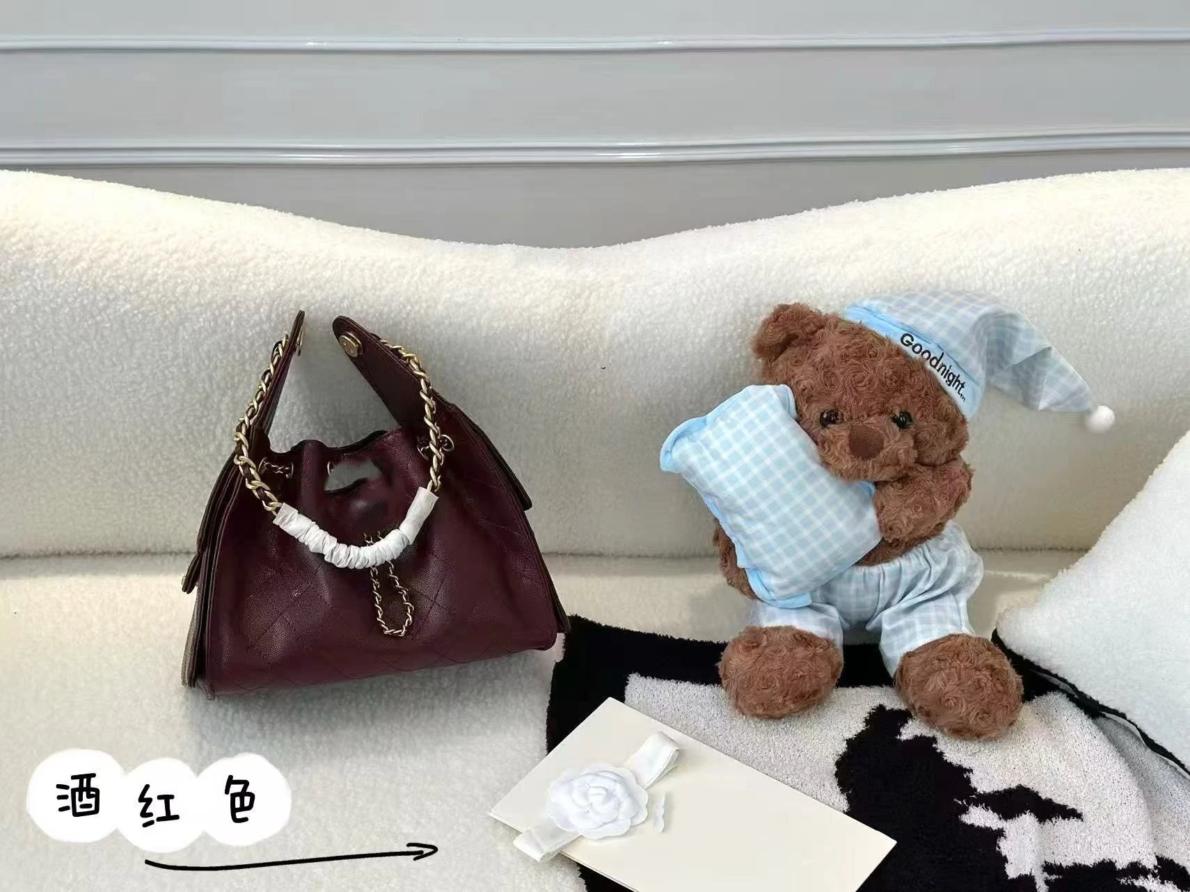 Chanel Shoulder Bags 25 drawstring chain bag — Wine-red caviar with a gold buckle
