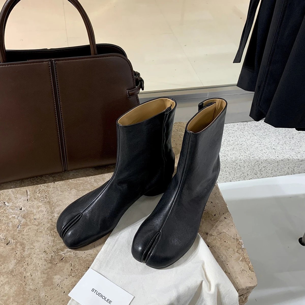 Unbranded Boots Ankle with Split-Toe Design and Block Heel image 2