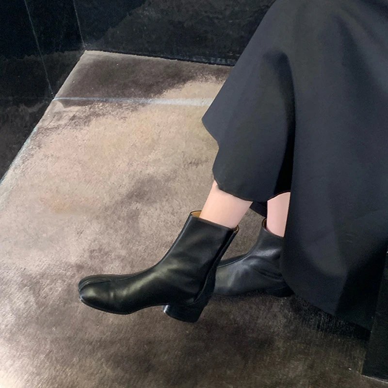 Unbranded Boots Ankle with Split-Toe Design and Block Heel image 3