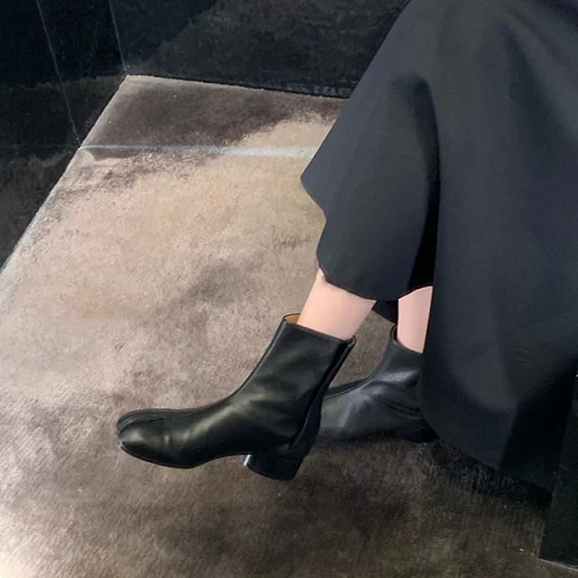 Unbranded Boots Ankle with Split-Toe Design and Block Heel product detail image 5