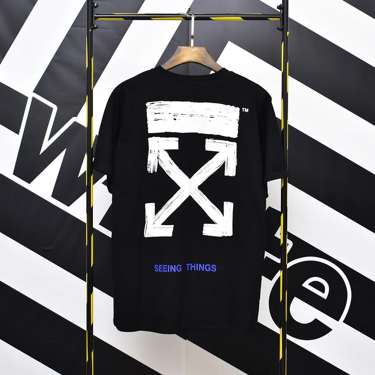 Off-White T-Shirts Short-sleeve graphic arrow-print T-shirt — 621 black
