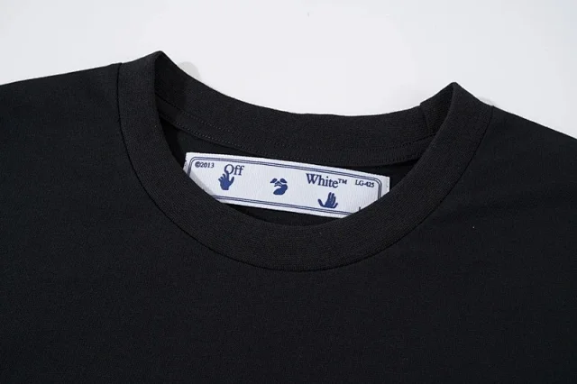 Off-White T-Shirts Short-sleeve graphic arrow-print T-shirt product detail image 9