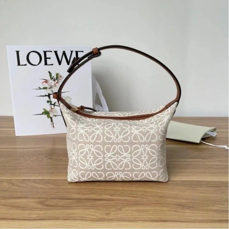 Loewe Shoulder Bags Anagram jacquard zip-top bag image 2