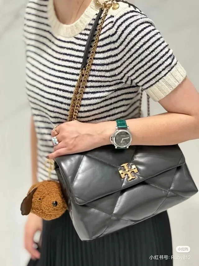 Tory Burch Crossbody Bags Quilted flap chain bag product detail image 1