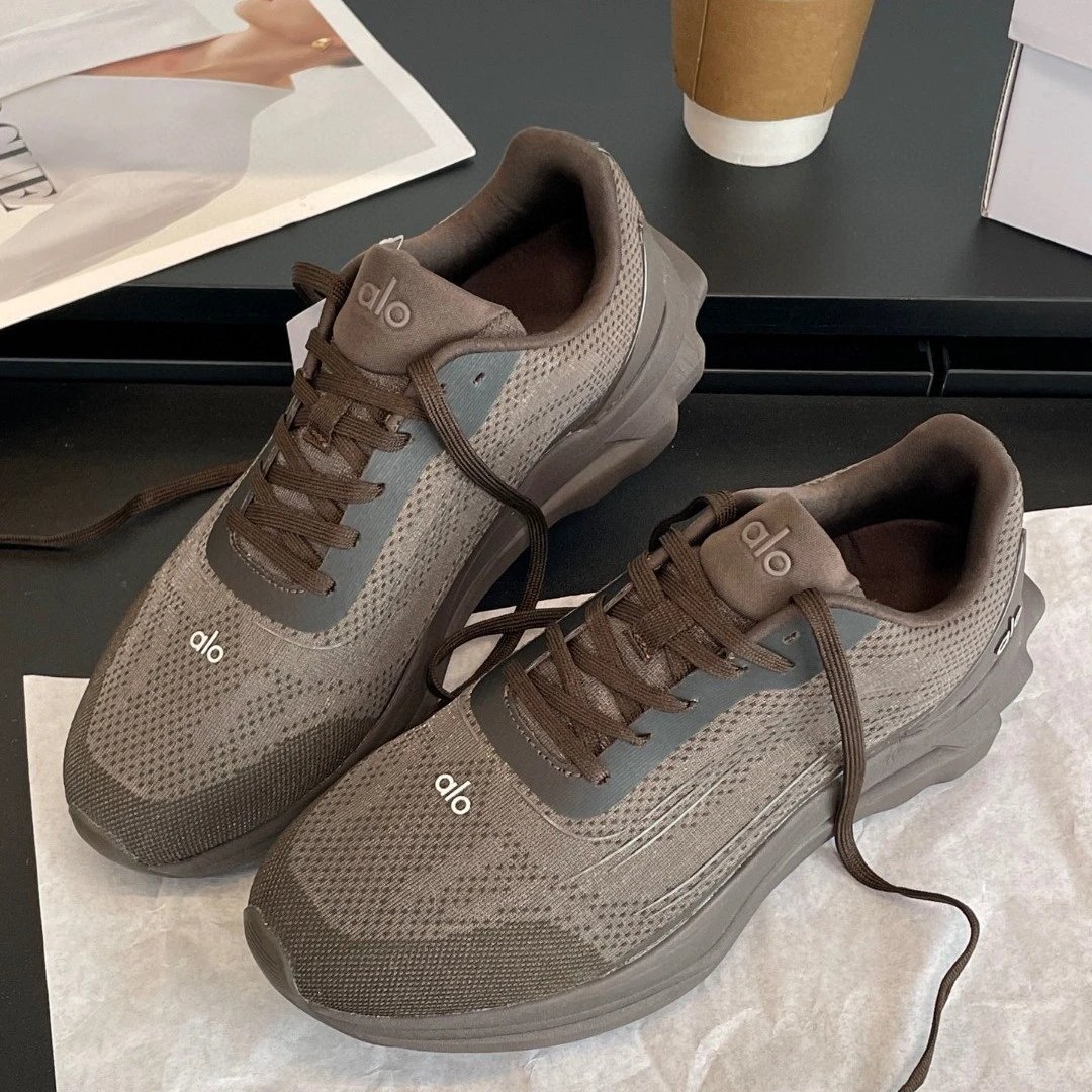 Alo Sneakers Runner image 3