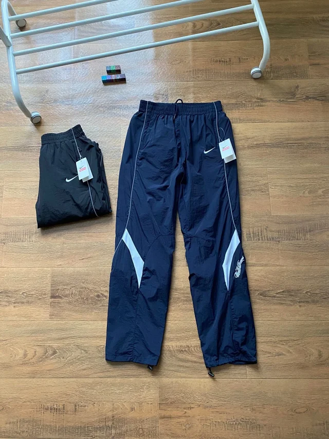 Nike Trousers Straight-Leg Track Pants with Contrast Panels product detail image 4