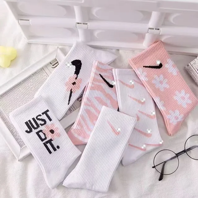 Nike Socks Cherry Blossom Crew product detail image 3