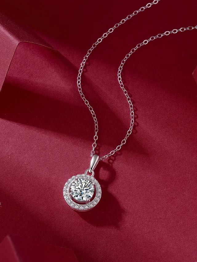 Unbranded Jewelry Moissanite Pendant Necklace product detail image 2
