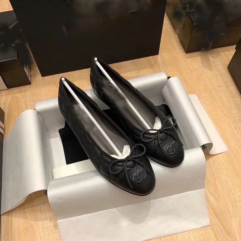 Chanel Casual Shoes Ballet Flats with Bow and CC Toe Logo — Classic black