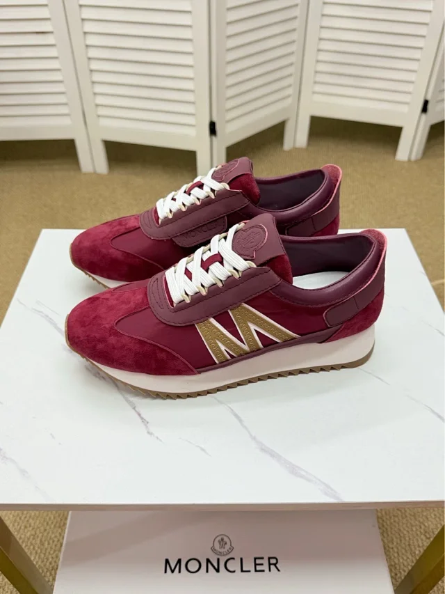 Moncler Sneakers Low-top lace-up with serrated sole product detail image 2