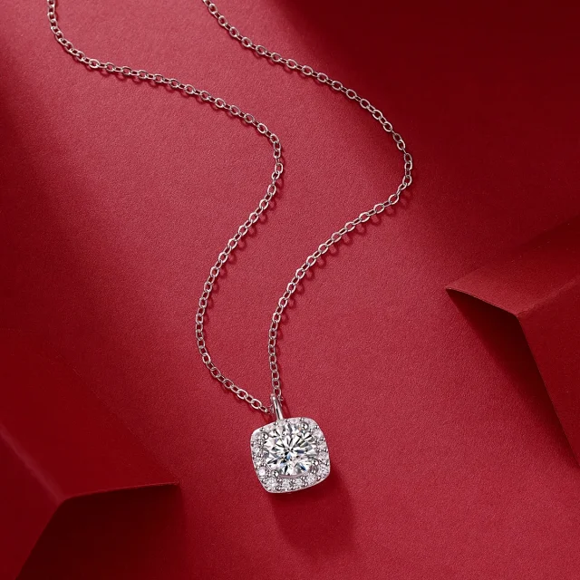 Unbranded Jewelry Moissanite Pendant Necklace product detail image 3