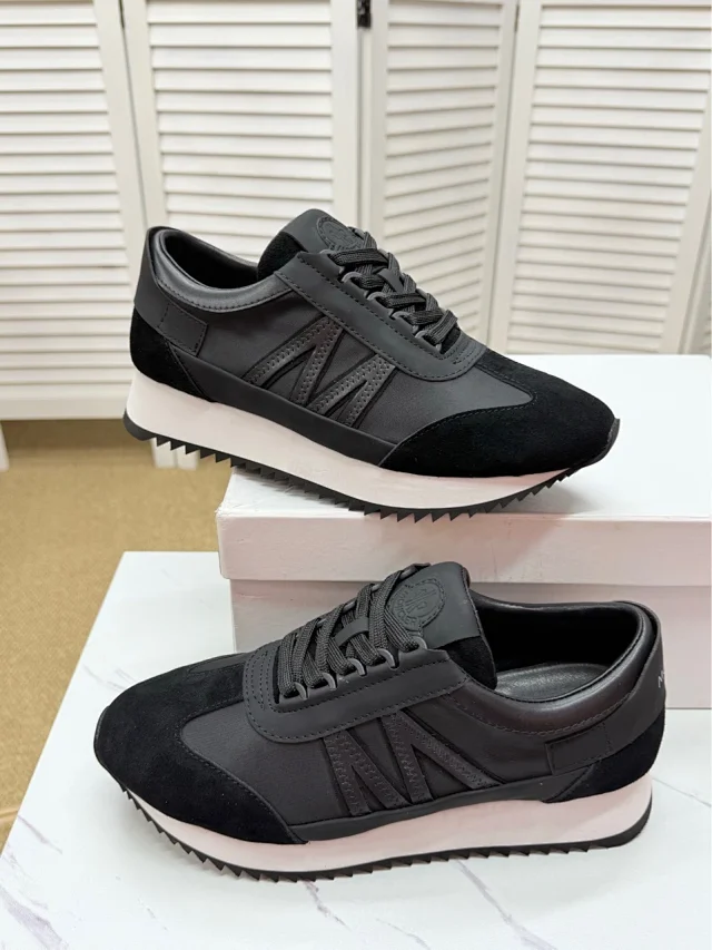 Moncler Sneakers Low-top lace-up with serrated sole product detail image 7