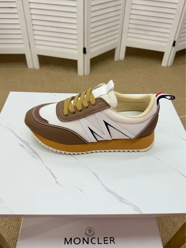 Moncler Sneakers Low-top lace-up with serrated sole product detail image 10