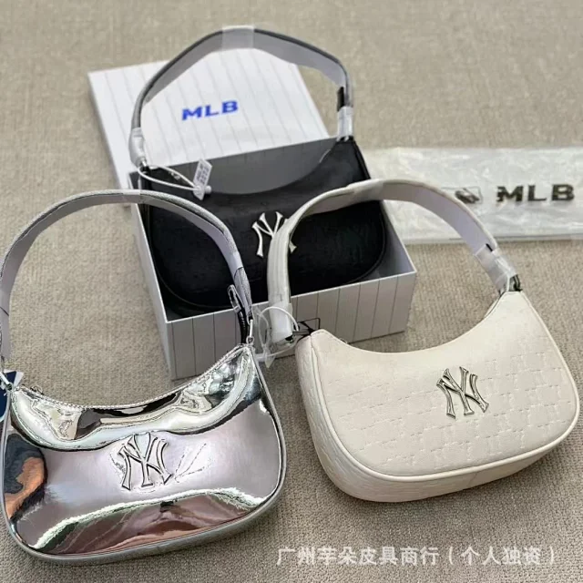 MLB Shoulder Bags NY Monogram Embossed Bag product detail image 19