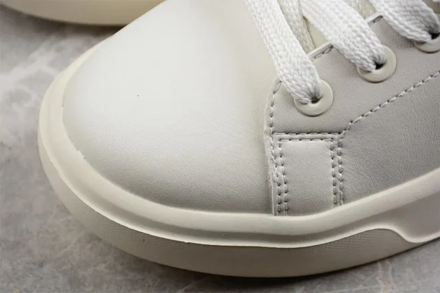 MLB Sneakers Platform lace-up with New York Yankees monogram product detail image 4