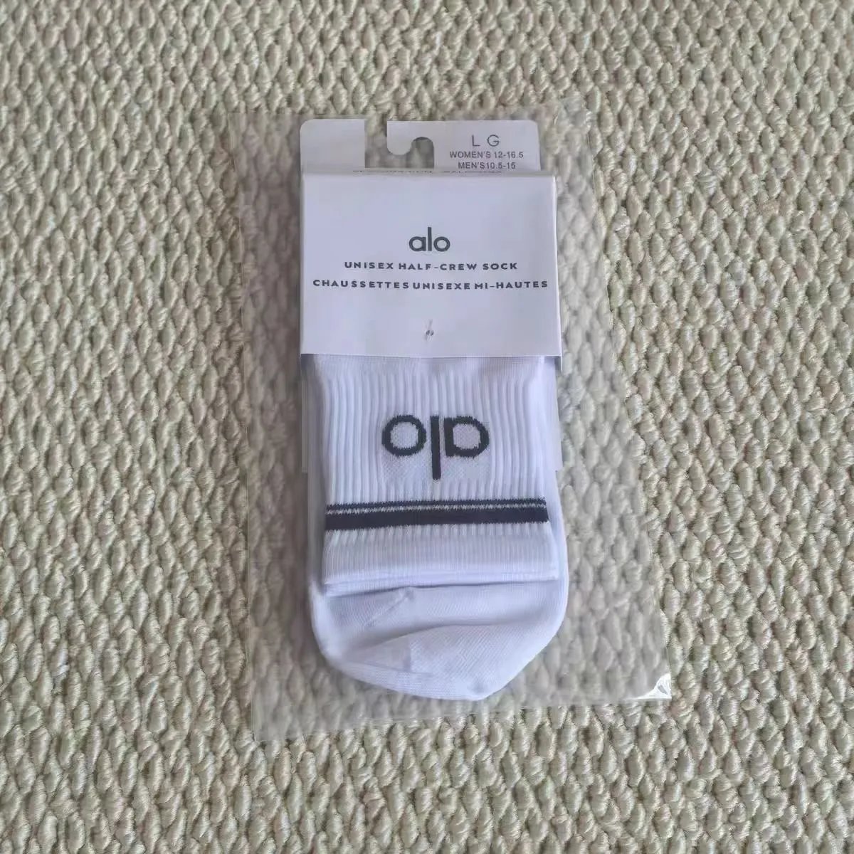Alo Socks Unisex Half-Crew Sock — Alo mid-calf white