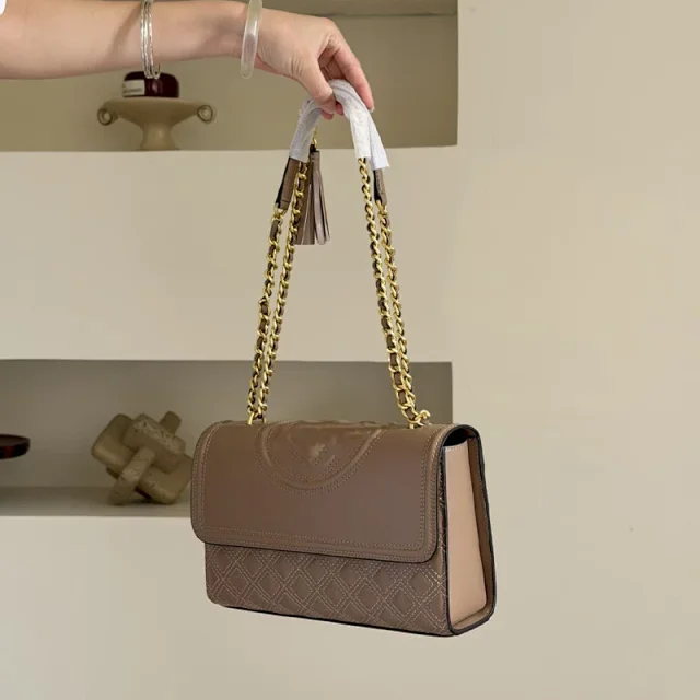 Tory Burch Shoulder Bags Quilted flap bag with chain strap and tassel product detail image 8