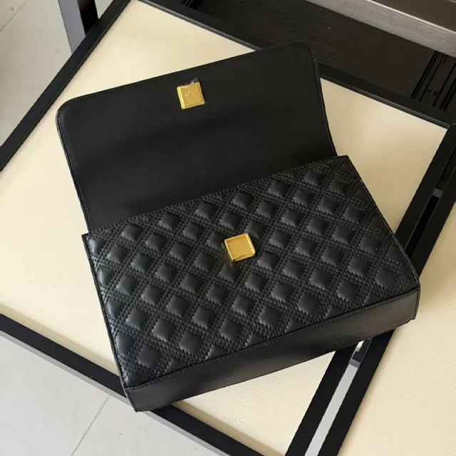 Tory Burch Shoulder Bags Quilted flap bag with chain strap and tassel product detail image 18