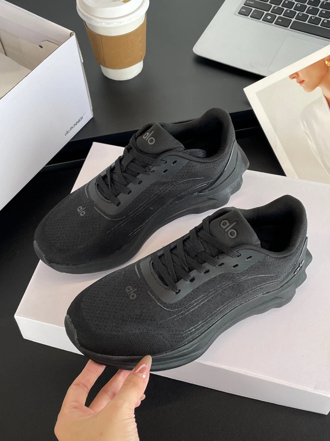 Alo Sneakers Runner — Black