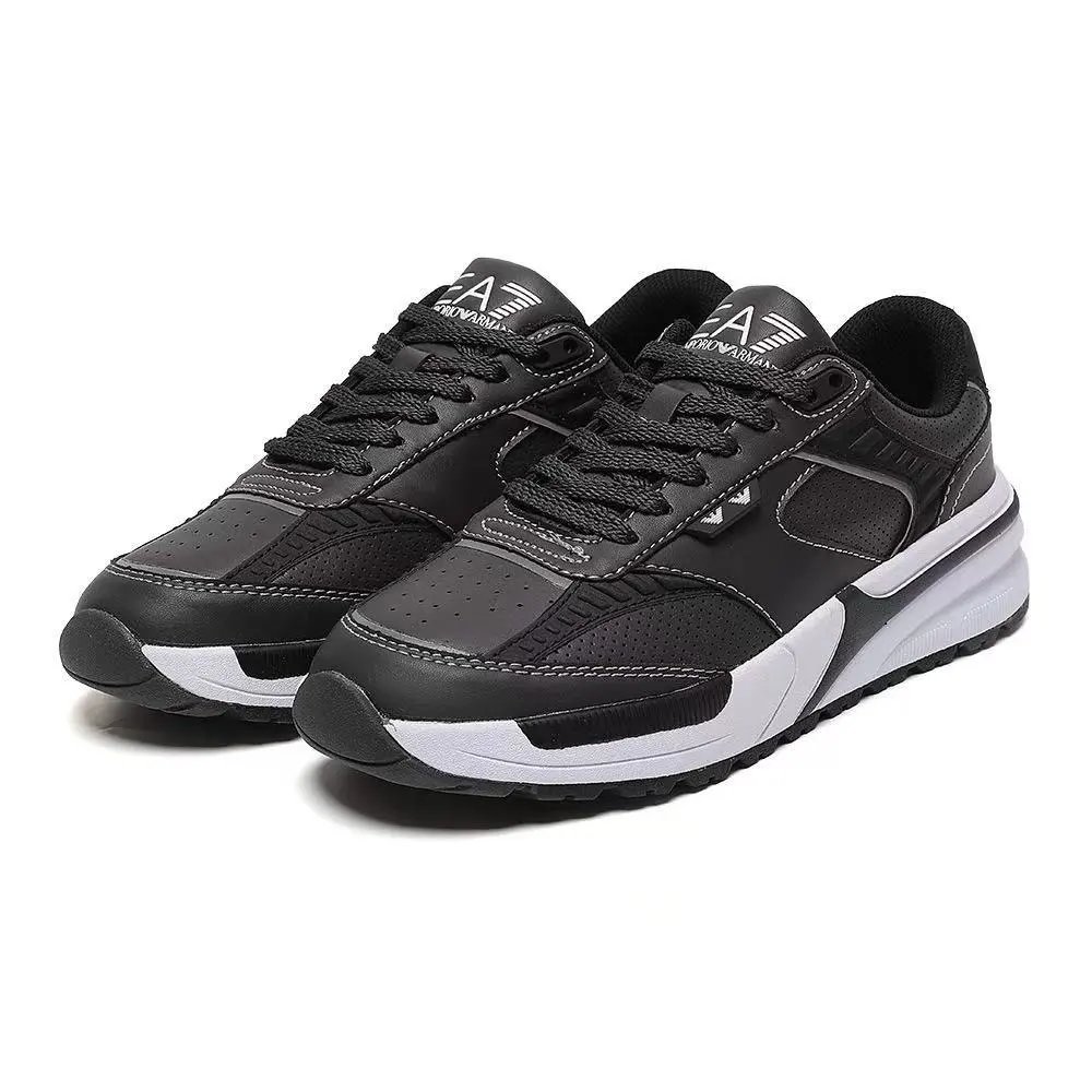 EA7 Emporio Armani Sneakers Low-Top Lace-Up — Black and white