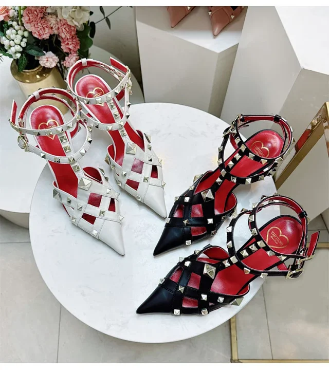 Valentino Garavani Sandals Rockstud pointed-toe caged ankle-strap high-heel product detail image 8