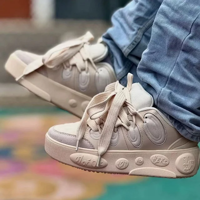 Louis Vuitton Sneakers Platform with Oversized Laces product detail image 2