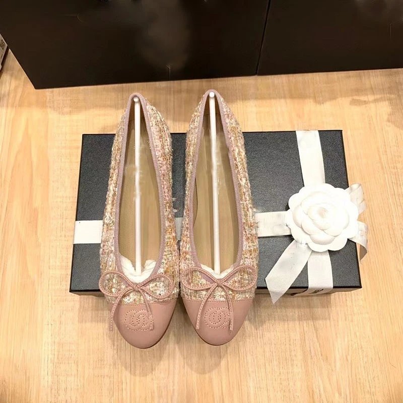 Chanel Casual Shoes Ballet Flats with Bow and CC Toe Logo — Pink