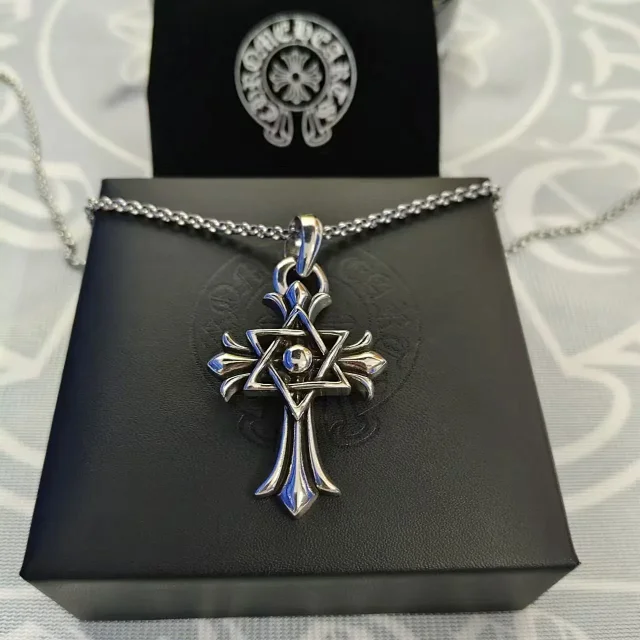 Chrome Hearts Jewelry Gothic Cross Pendant Necklace product detail image 4