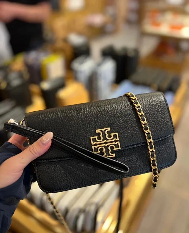 Tory Burch Crossbody Bags Small pebbled-leather flap bag with chain strap and Double T logo product detail image 4