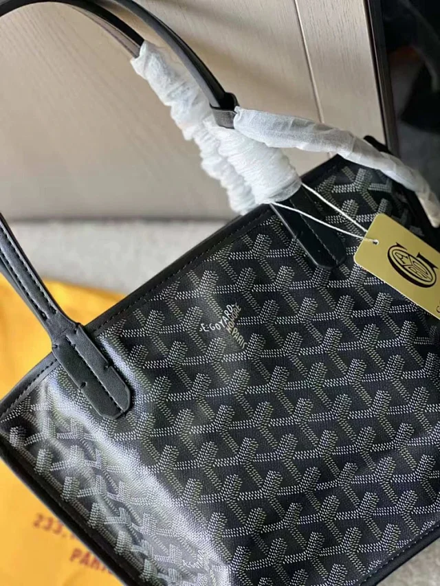 Goyard Handbags Mini tote bag with detachable pouch product detail image 12